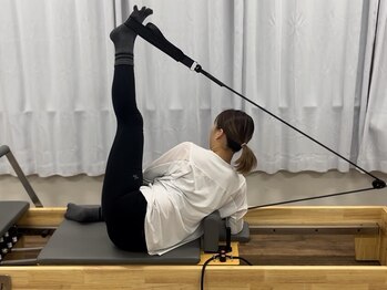 アンドライフ(&LIFE)の写真/【本町駅徒歩3分/O脚・X脚にお悩みの方に◎】◇ピラティスで骨格・身体の歪みを改善し、スッキリ美脚へ◇
