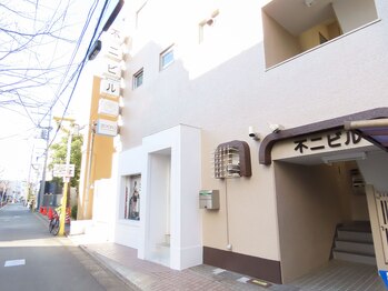 ホワイトアイ 自由が丘(WHITE EYE)/自由が丘から徒歩3分の眉サロン