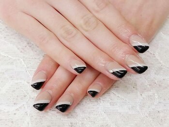 ネイリシャス(NAILICIOUS)/モノトーン斜めフレンチ☆
