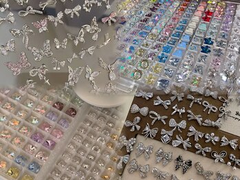 ココ ネイルサロン 秋葉原(Coco)の写真/豊富なカラーと上品パーツで、理想の指先を叶える♪