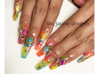 アン ジョーヌドラゴ/カラフル☆夏ネイル