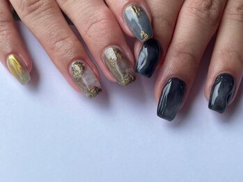 アイネイルズ 梅田店(I nails)/奥行きニュアンスアシメ¥10700