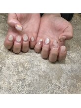 アースコアフュールボーテ 小山店(EARTH coiffure beaute)/white × gold