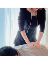 ジャルダン(Jardan)/触れながらハリや固さのチェック