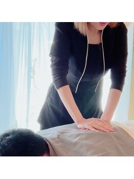 ジャルダン(Jardan)/触れながらハリや固さのチェック