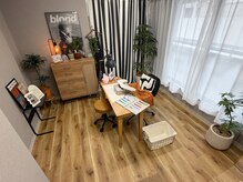 シェノエ ネイルズ(Chenoe Nails)の雰囲気（緑溢れるウッド調で落ち着きのあるプライベートサロンです☆）