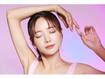 ビープラス(B plus)の写真/第一印象は“肌”で決まる、何もしなくても整って見える顔へ。マスクを取っても自信あり！顔全体脱毛