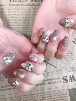 ネイルギャラリーアヴァン(NAIL GALLERY Avant)/ビジューネイル