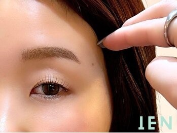 イエン(IEN)の写真/【アイブロウWAX(間引きorカット)￥5,490～】IENスタッフが“似合う”を引き出します♪ まつぱ同時施術も◎