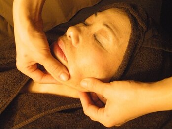 エステサロン美月/シャープな小顔へ導きます！！