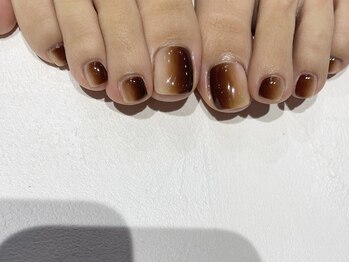 ワイエヌユー(Y.NU)/縦グラデーション