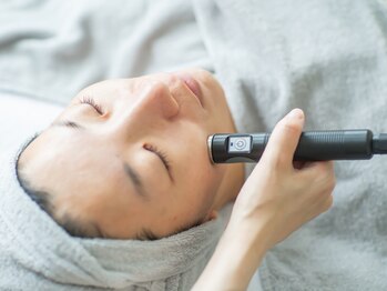 ユヌランコント 岐阜店(Une rencontre)の写真/【30代から始める"本気の肌改革"】肌深部にビタミンを届ける"エンビロン"で、ふっくらハリと艶を。