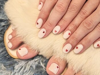 ネイルサロン フローリア(nail salon Florir)の写真/大人気のワンカラーやマグネットネイルに角質ケアも！パラジェル.フィルイン対応でハンド＆フット同時OK♪