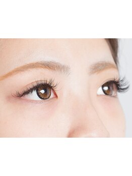 ナチュラル上品な目元にしたい