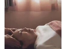 puu_therapyの雰囲気（お顔にもアプローチ。一回の施術で小顔効果を実感。）