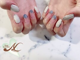 ホワイト×ニュアンスネイル