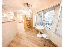 アイビー 清瀬店(eyebee)の雰囲気（清瀬駅南口すぐ♪明るく落ち着けるサロン空間です。）