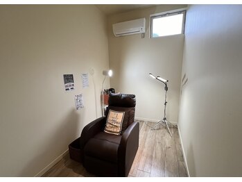 スイッチプラス(switch+)/-眉毛ルーム-