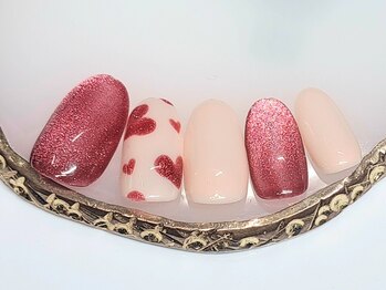 華やかハートネイル