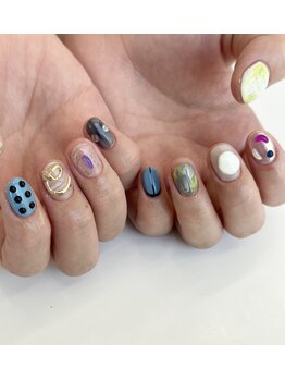 個性派ニュアンスネイル