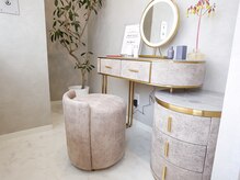 アガルコガオサロン(AGARU KOGAO SALON)の雰囲気（施術後、ゆっくり身支度を整えられる空間をご用意しています）