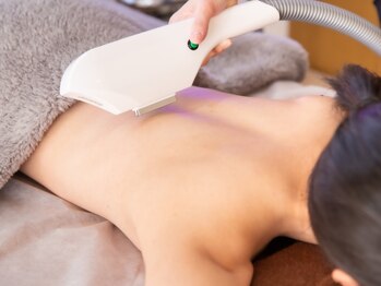 クレディア(CREDYA)の写真/【初回★全身《顔VIO込み》1回¥6600】顔・うなじ～足先まで◎つい触りたくなる毛穴レスなツルすべ美肌へ♪