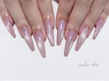 サロンクレーヴ(Salon cleve)の写真/折れにくく持続性抜群◎華やかなデザイン性の高いネイルを楽しみたい方には、長さ出しジェル・スカルプを♪