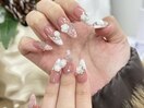 華やかで繊細なブライダルネイル