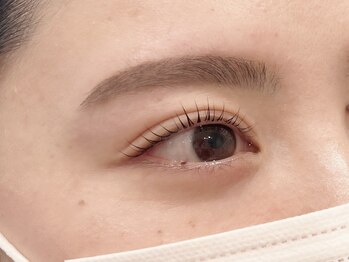 ラティアラ(La Tiara)の写真/【まつげパーマ☆5500円】デザイン多数!!自然な仕上がりで目元の印象をUP♪大人可愛い目元を演出します♪