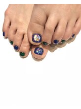 ネイルアンドアイ ミント(nail＆eye mint)/リーフホロフットネイル