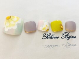 大ぶりお花フットネイル☆