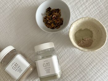 オーサムクレイ(Awesome Clay)/クレイとハーブの合わせ技