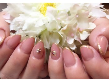 アンベリール ネイルサロンアンドスクール(embellir)/お上品なお呼ばれネイル