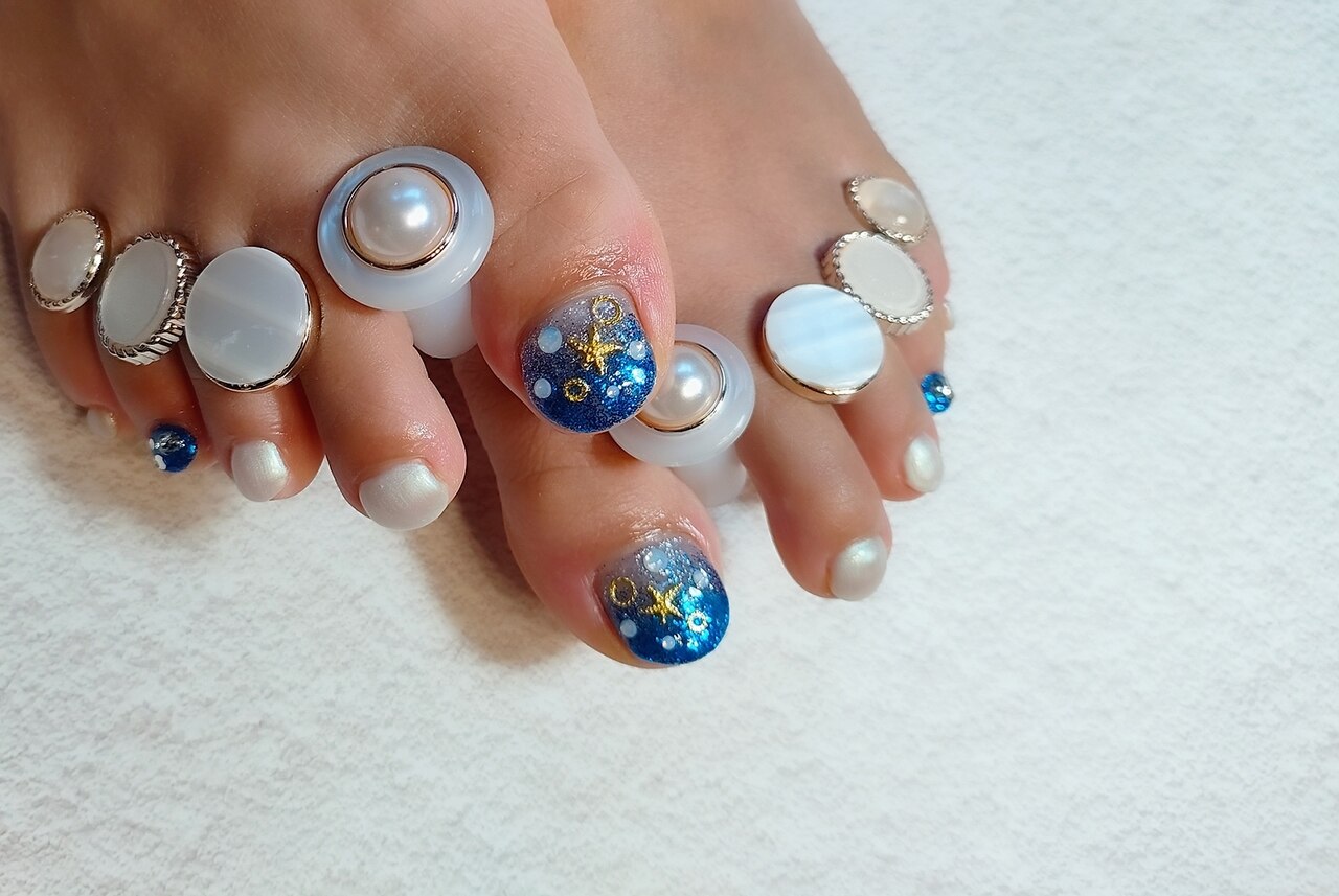 2026年冬トレンド】ブルー フット ショートのネイルデザイン集｜人気順