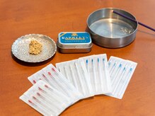 お灸に使う「もぐさ」跡は残らず、じんわり温まります