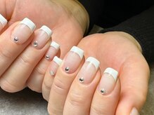 期待を裏切らない、王道フレンチネイル♪迷ったときはコレ！