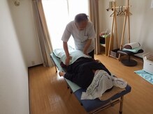 横浜で長年人気の岡田先生の施術が受けられます！