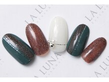ラルナ ネイルアンドアイラッシュサロン(LA LUNA nail & eyelash salon)/24年12月1月◇定額ボリューム◇