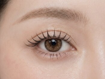 シービューティー(C BEAUTY)の写真/【ノーメイクでも可愛い☆アイブロウ×まつげパーマ】イベントや旅行の前に眉毛＆まつげのお手入れを♪
