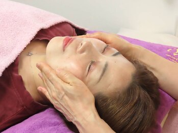 スマイルエム(SmileM)の写真/完全オールハンドで小顔を目指す！毛穴とほうれい線、お顔のたるみケアで輝く♪