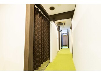 トータルリラクゼーションサロン ボディスマイル/【客室、客室通路】