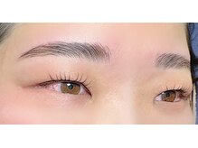 シャルム(Charme)/まぶたを避けてしっかりカール