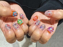 シー(Shhh...)/ガチャガチャおもちゃネイル