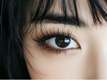 コロレ(COLORE)の写真/【バインドロック100束¥8500→¥7500】圧倒的なモチとボリューム感で大人気！パキっと濃く・魅せるまつ毛に*