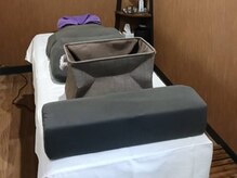 うつ伏せ姿勢は最高級ボディクッションの効果で自然に脱力。