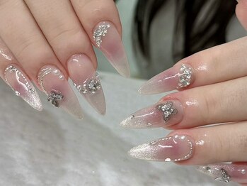 LUCI NAIL新大久保【ルシ ネイル】長さだし/持ち込み/ゴテゴテ/パラジェル/フィルイン/