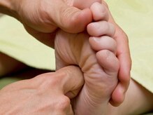 明日楽 2号店の雰囲気（足裏の反射区をググっと刺激！痛気持ちいい絶妙手技！45分￥3200）