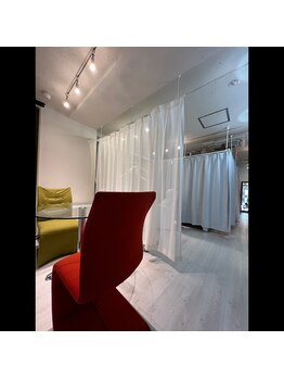 スリムビューティー 立川店/白を基調としたデザイン