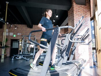 パーソナルジム ヤハシラ(PERSONAL GYM YAHASHIRA)の写真/【BFR加圧で短期集中の低負荷トレーニング！】好立地×低価格で通いやすさ◎手ぶらで気軽にお越し下さい！