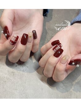 エム(em)/チェックネイル